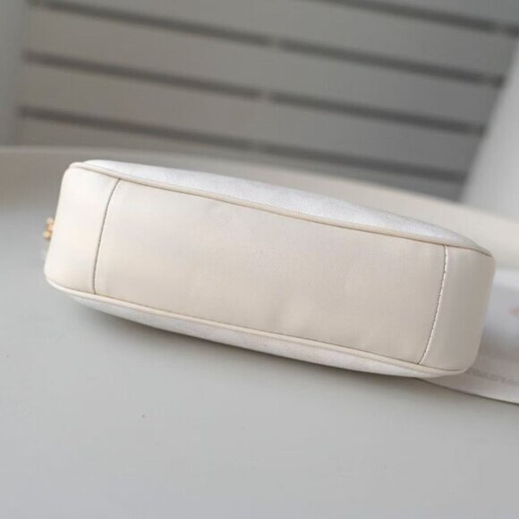 Coach Teri Shoulder Bag In Signature Canvas - Picture 5 of 6